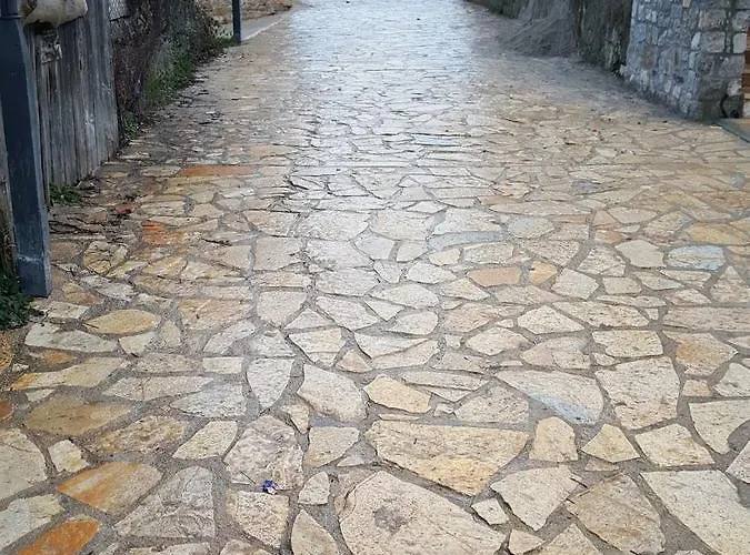 Nuci's Glass Floor Apartament