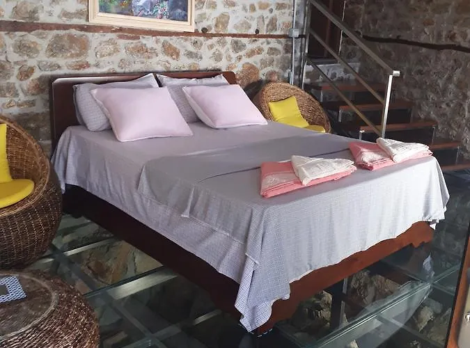 Nuci's Glass Floor Apartament *